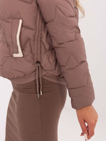 Brązowa damska kurtka ze ściągaczami