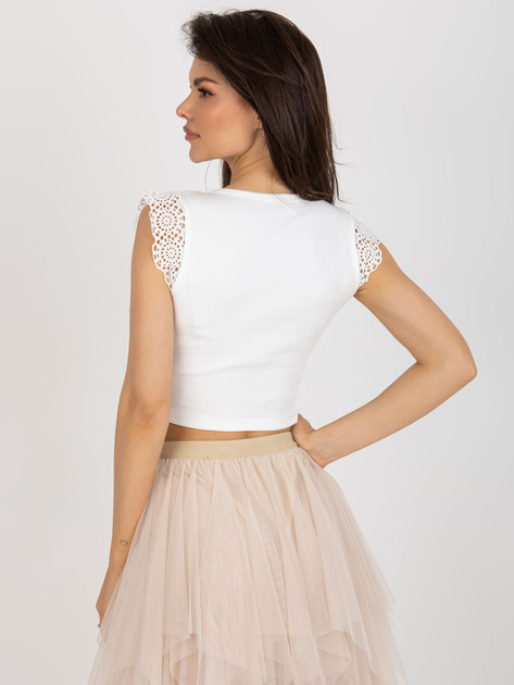 Hurtownia Ecru krótka bluzka z koronką w prążek