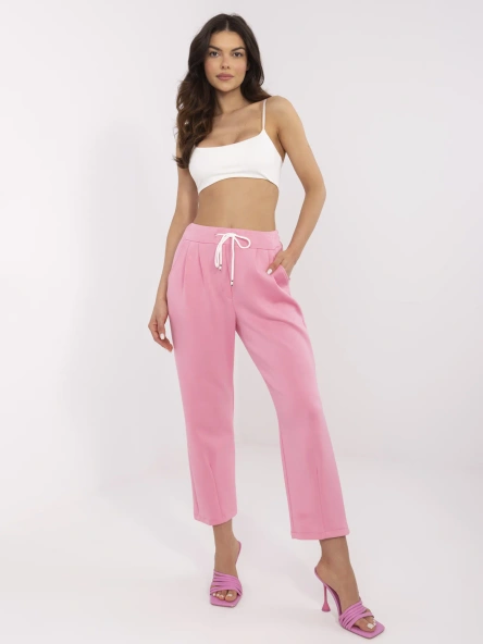 Różowe dresowe spodnie basic z zaszewkami