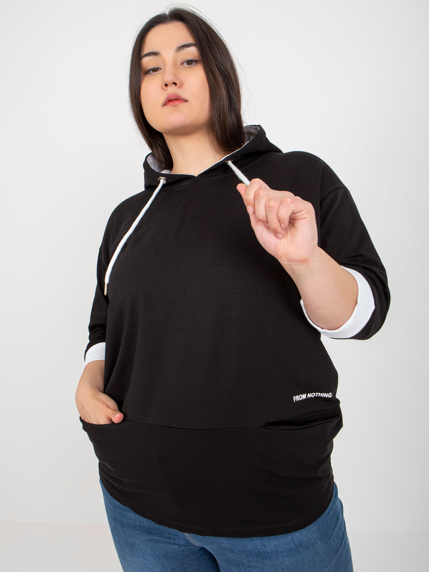 Czarna dresowa bluza plus size z kieszeniami
