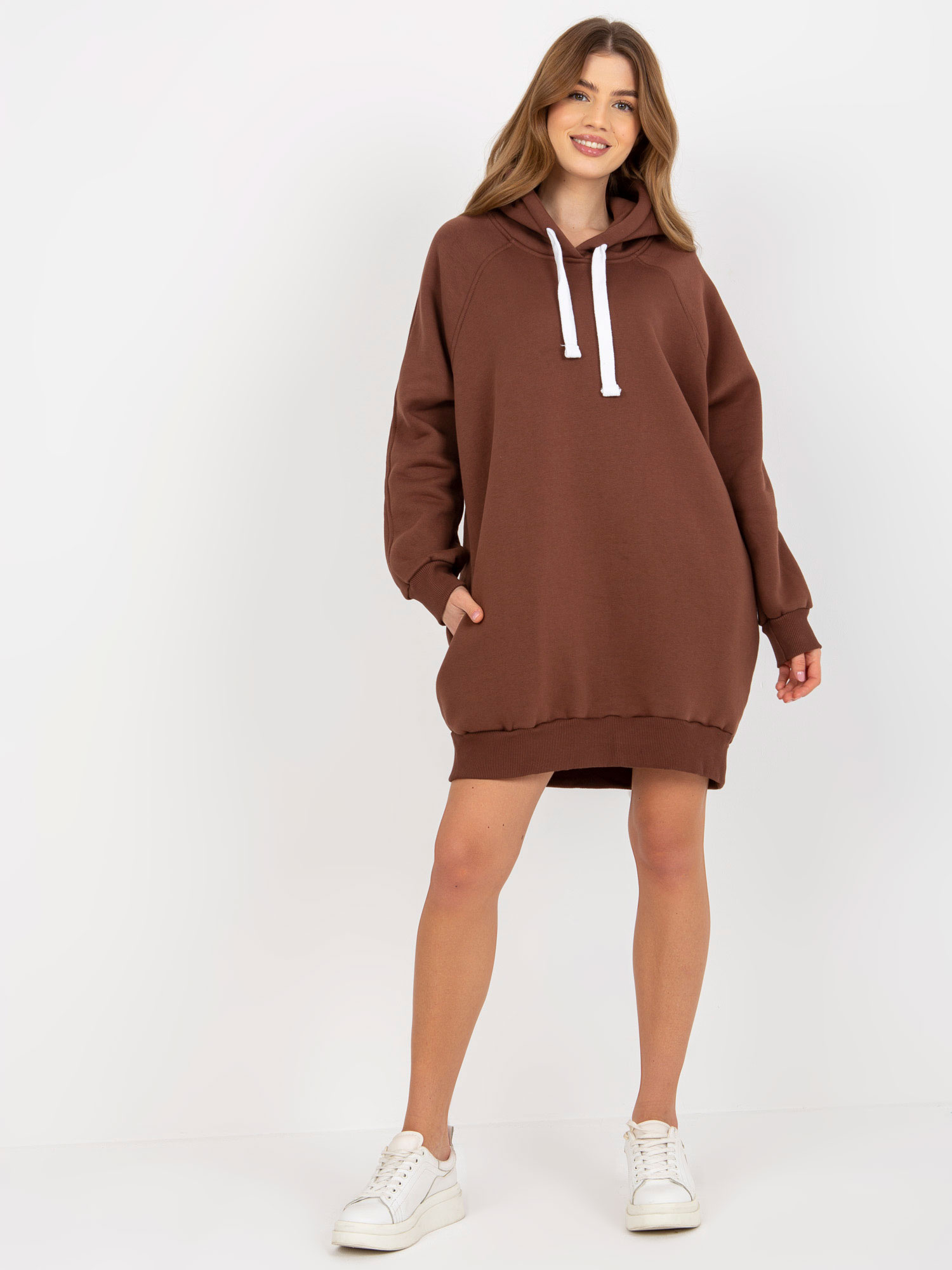 Brązowa długa dresowa bluza basic z kapturem