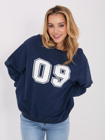 Granatowa bluza z kontrastowym nadrukiem