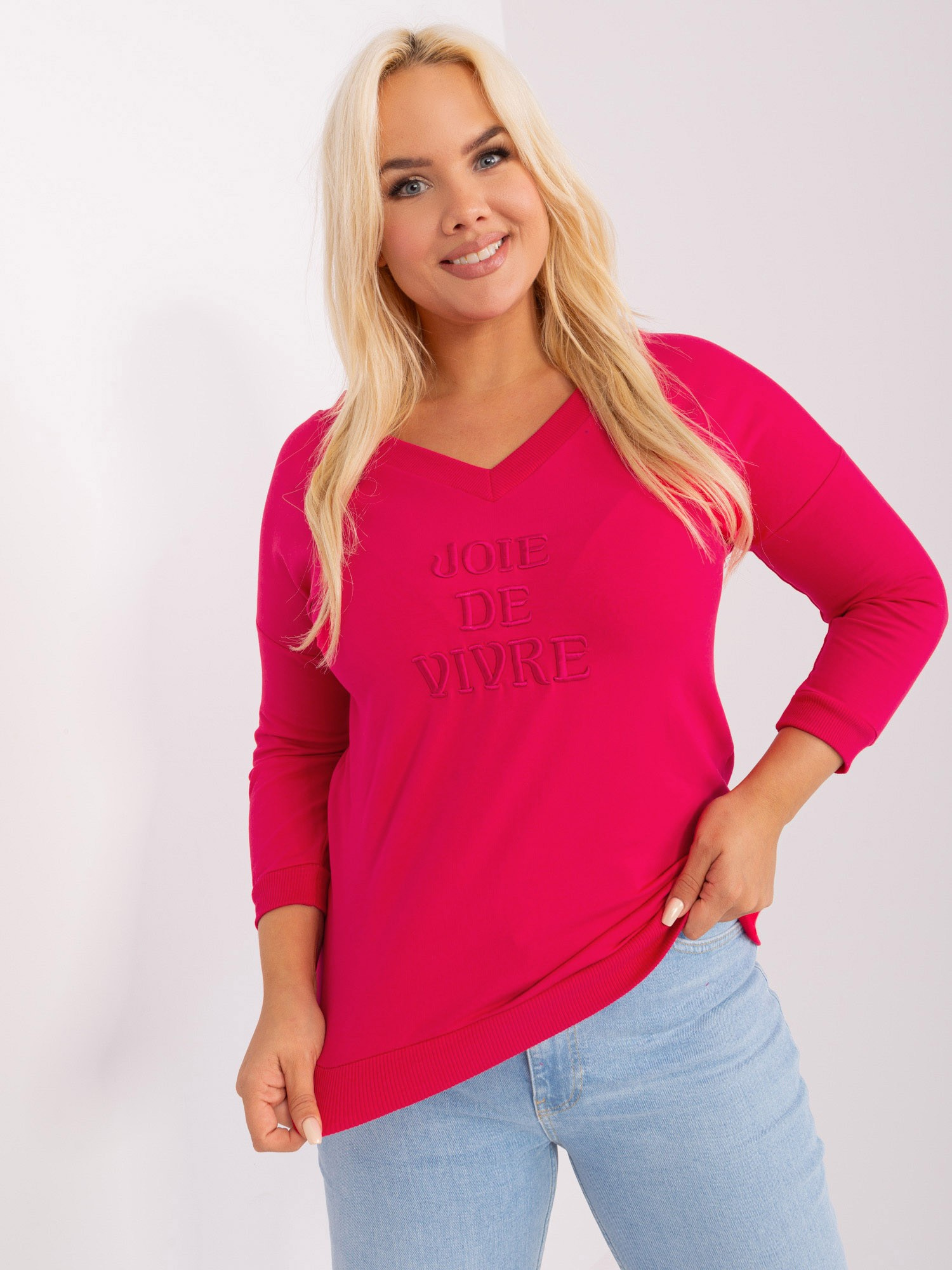 Czerwona damska bluzka plus size z dekoltem V
