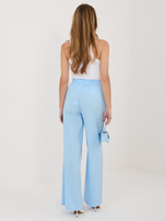 Jasnoniebieskie szerokie spodnie z zakładkami RUE PARIS 