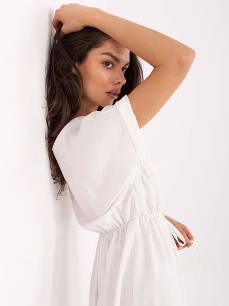 Biała rozkloszowana sukienka na lato