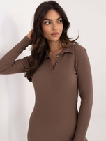 Hurt Brązowa prążkowana sukienka basic z bawełny