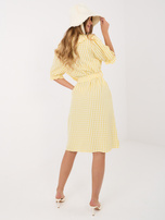 Jasnożółta koszulowa sukienka na lato