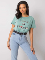 Pistacjowy t-shirt z napisem Elani