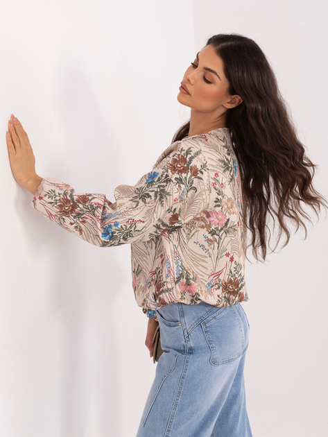 Zielona przejściowa kurtka z roślinnym nadrukiem