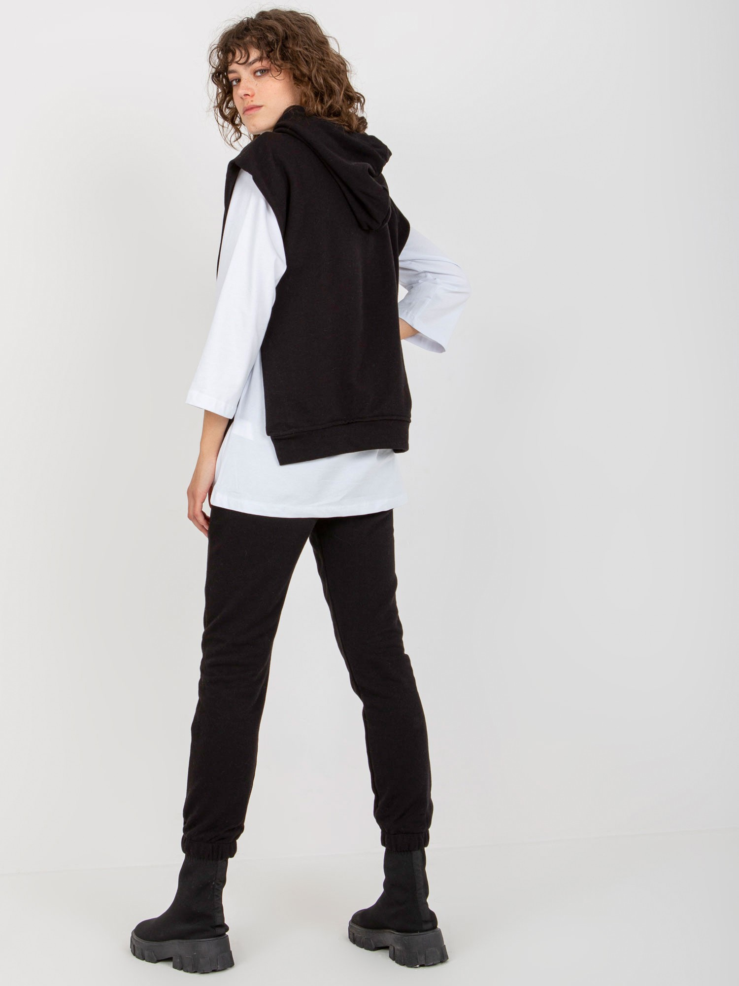 Czarny trzyczęściowy komplet casualowy z bluzką oversize
