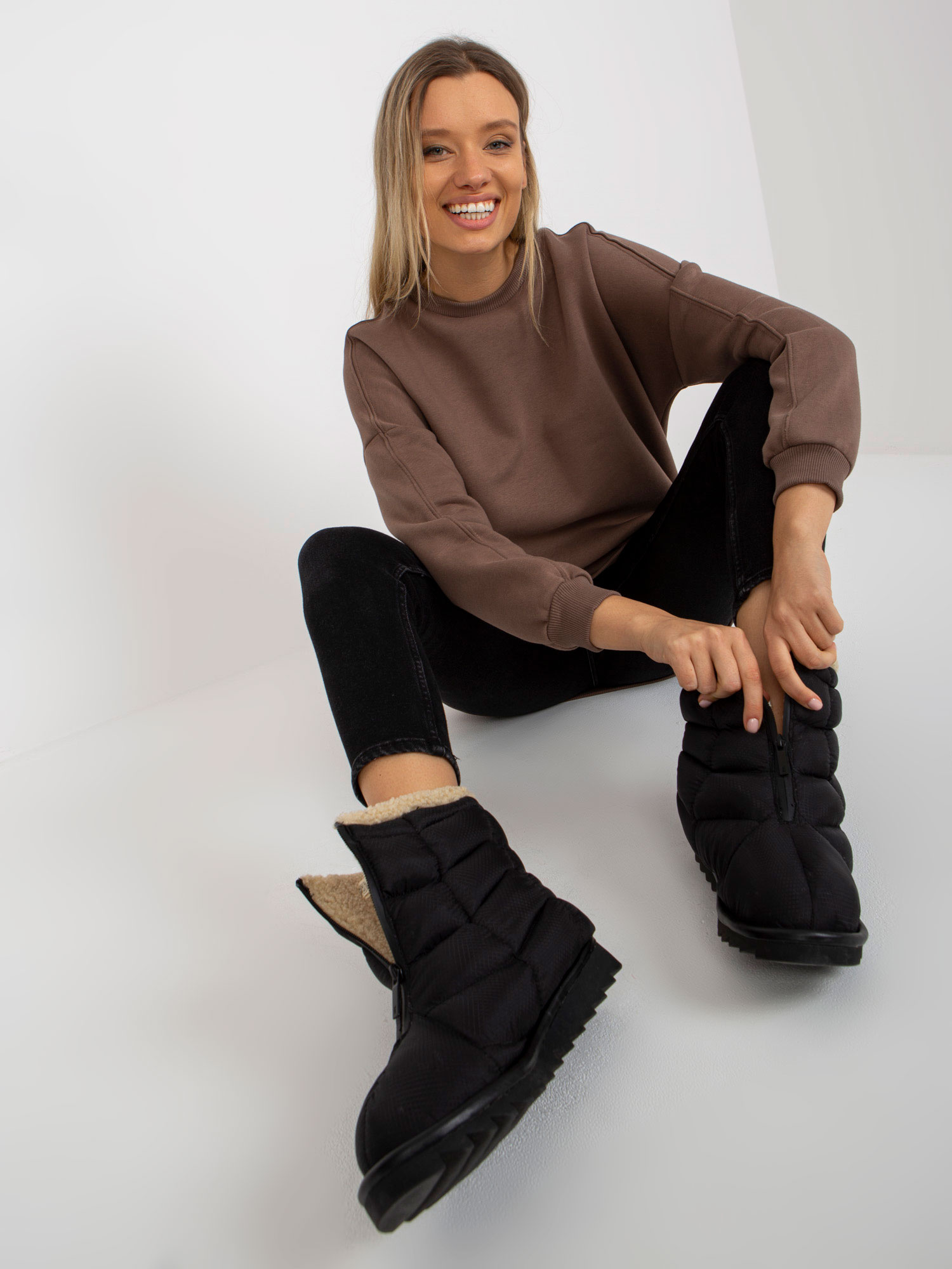 Brązowa dresowa bluza basic z długim rękawem