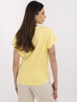 Żółty damski t-shirt z wyhaftowanym napisem