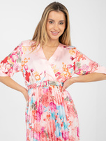 Jasnoróżowa satynowa sukienka w kwiaty  