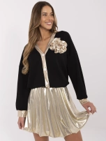 Hurtownia Czarna rozpinana bluza z kwiatem