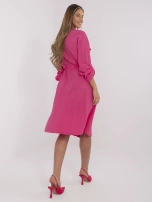 Fuchsie Muslin Kleid mit Kragen.