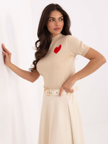 Beżowy damski sweter z serduszkiem 