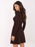 Chocolate knitted dress with a V-neck.