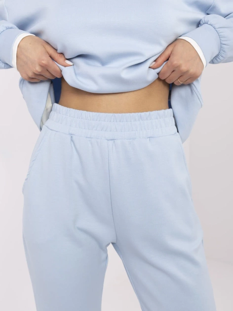 Jasnoniebieski damski komplet ze spodniami