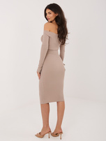 Ciemnobeżowy prążkowany komplet ze spódnicą Lina RUE PARIS 