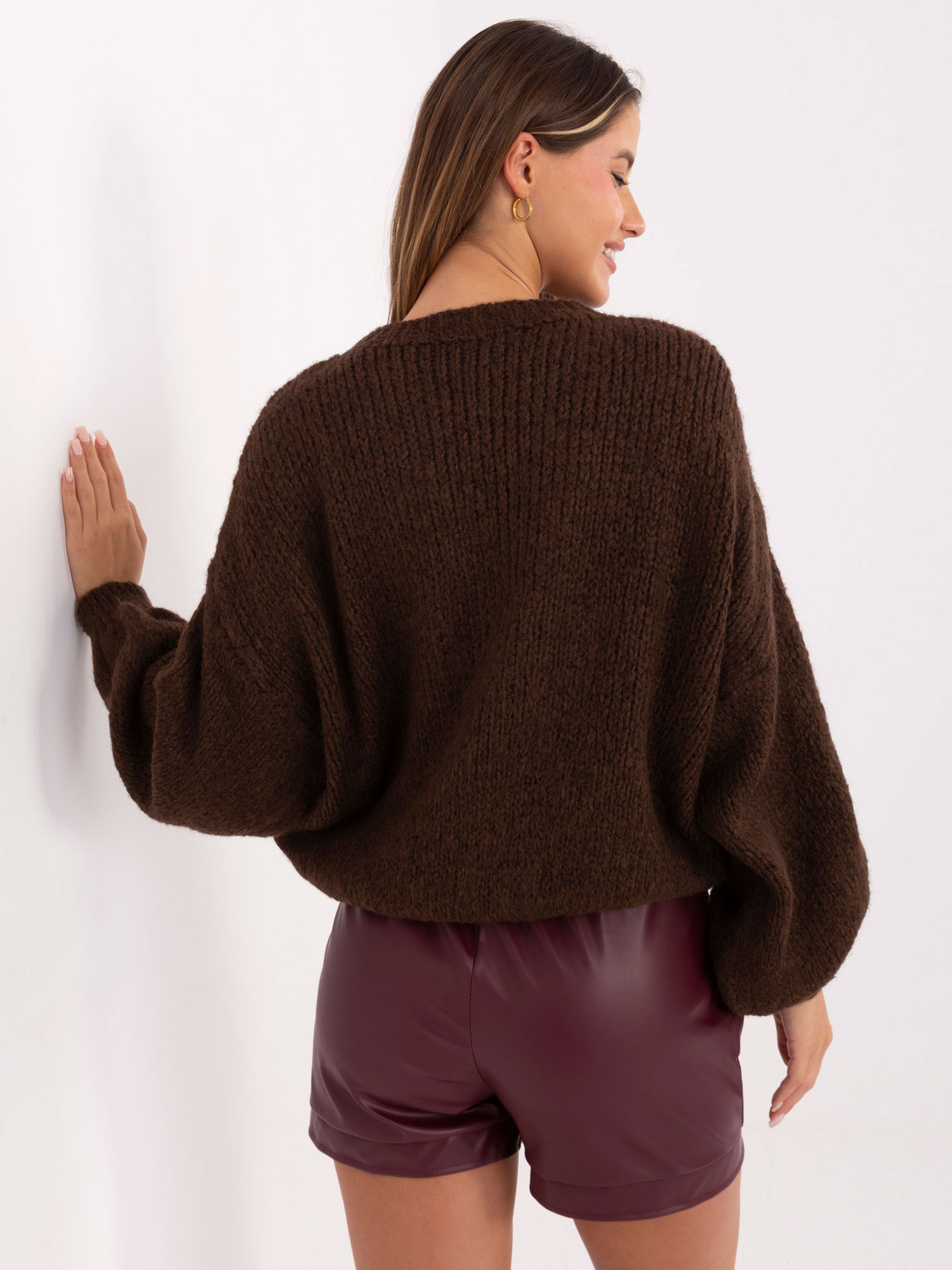 Sweter ciemny brązowy