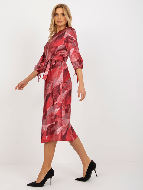 Hurt Bordowa sukienka koktajlowa z printami i rekawem 3/4