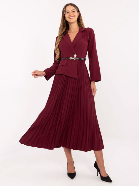 Bordowa sukienka z ozdobnym guzikiem