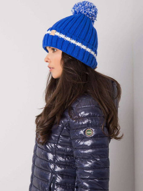Niebieska czapka z pomponem