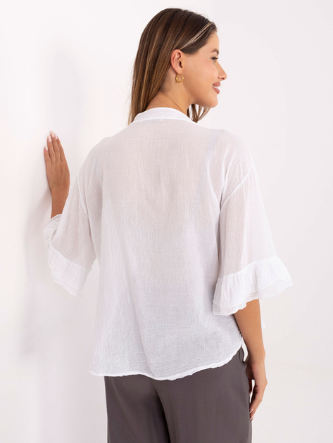 Biała luźna koszula w stylu boho