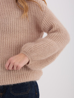 Beżowy damski sweter z długim rękawem