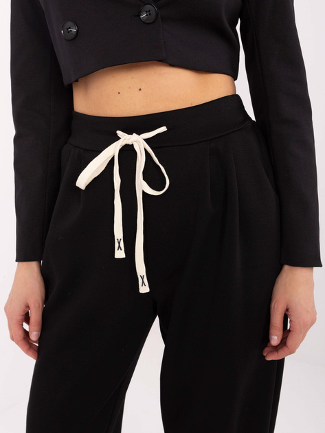 Hurtownia online Czarne dresowe spodnie z kieszeniami