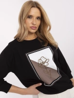 Czarna damska bluzka z wyhaftowanym kwiatem