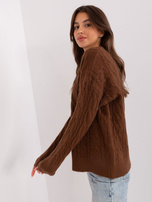 Hurt Brązowy sweter z warkoczami i ściągaczami 