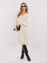 Jasnobeżowa sweterkowa sukienka oversize