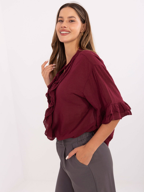 Bordowa koszula z falbankami przy rękawach