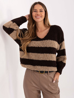 Czekoladowo-camelowy sweter oversize w paski