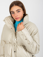 Hurt Jasnobeżowa kurtka zimowa z eko skóry z pikowaniem