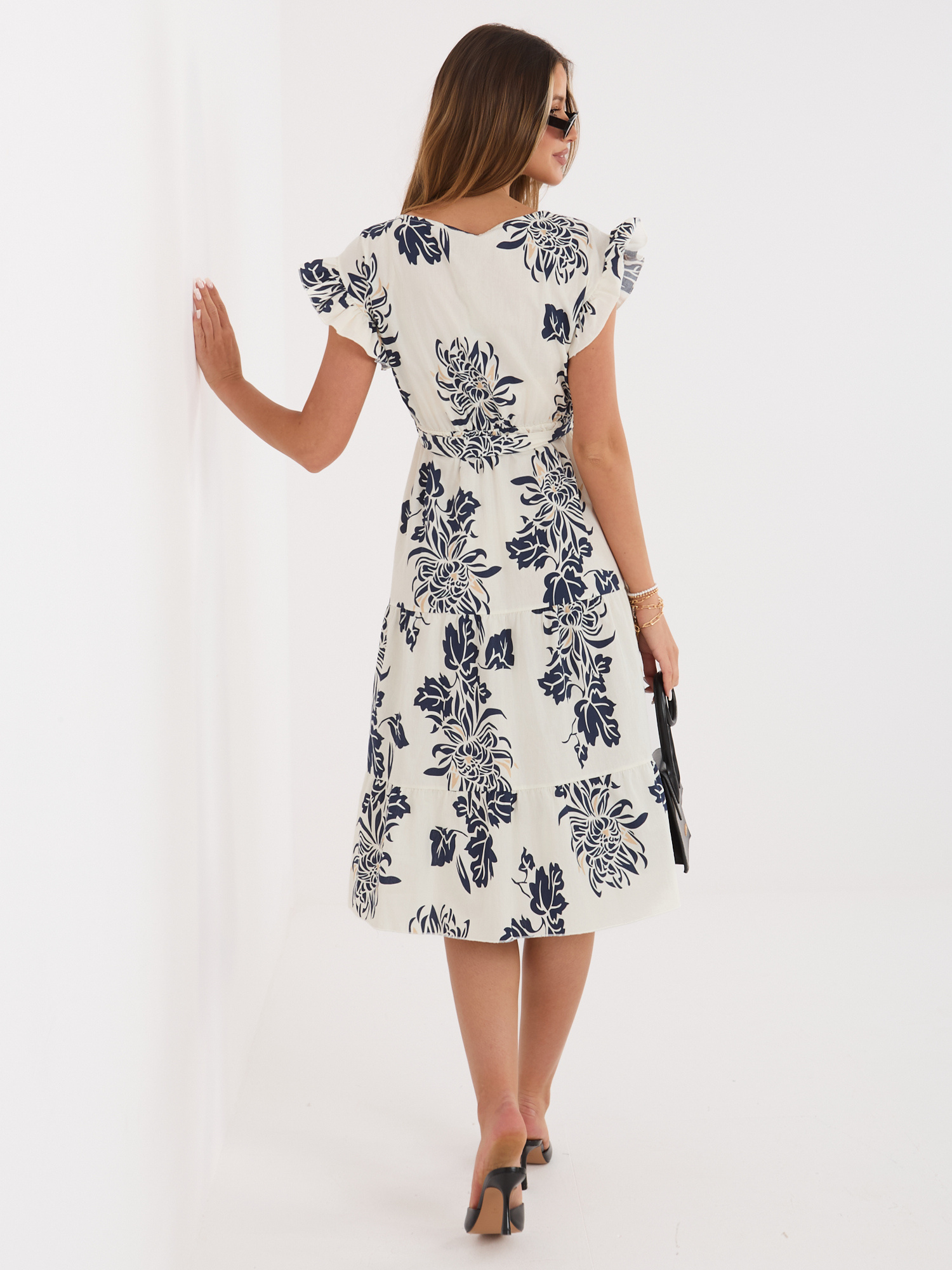 Granatowa rozkloszowana sukienka na lato