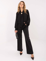 Czarna koszulowa bluzka o luźnym kroju 