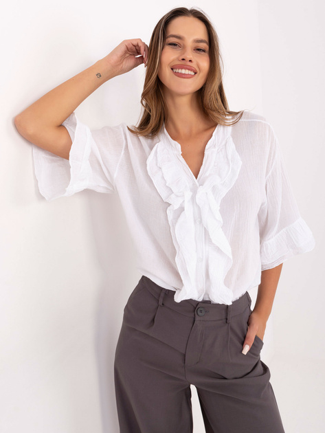 Biała luźna koszula w stylu boho