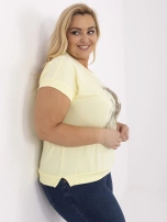 Jasnożółta damska bluzka plus size z napisami 
