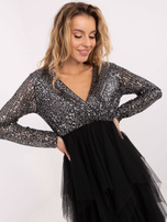 Czarno-srebrna sukienka z tiulowym dołem 