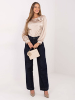 Beżowa satynowa bluzka z bufiastym rękawem