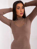 Hurt Brązowa sukienka dopasowana z półgolfem BASIC FEEL GOOD