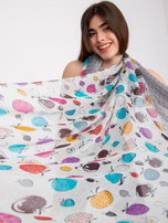 Biało-szara chusta z printem