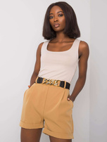 Camelowe szorty z paskiem Laurell