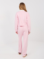 Pastelowy różowy dresowy komplet z krótką bluzą 