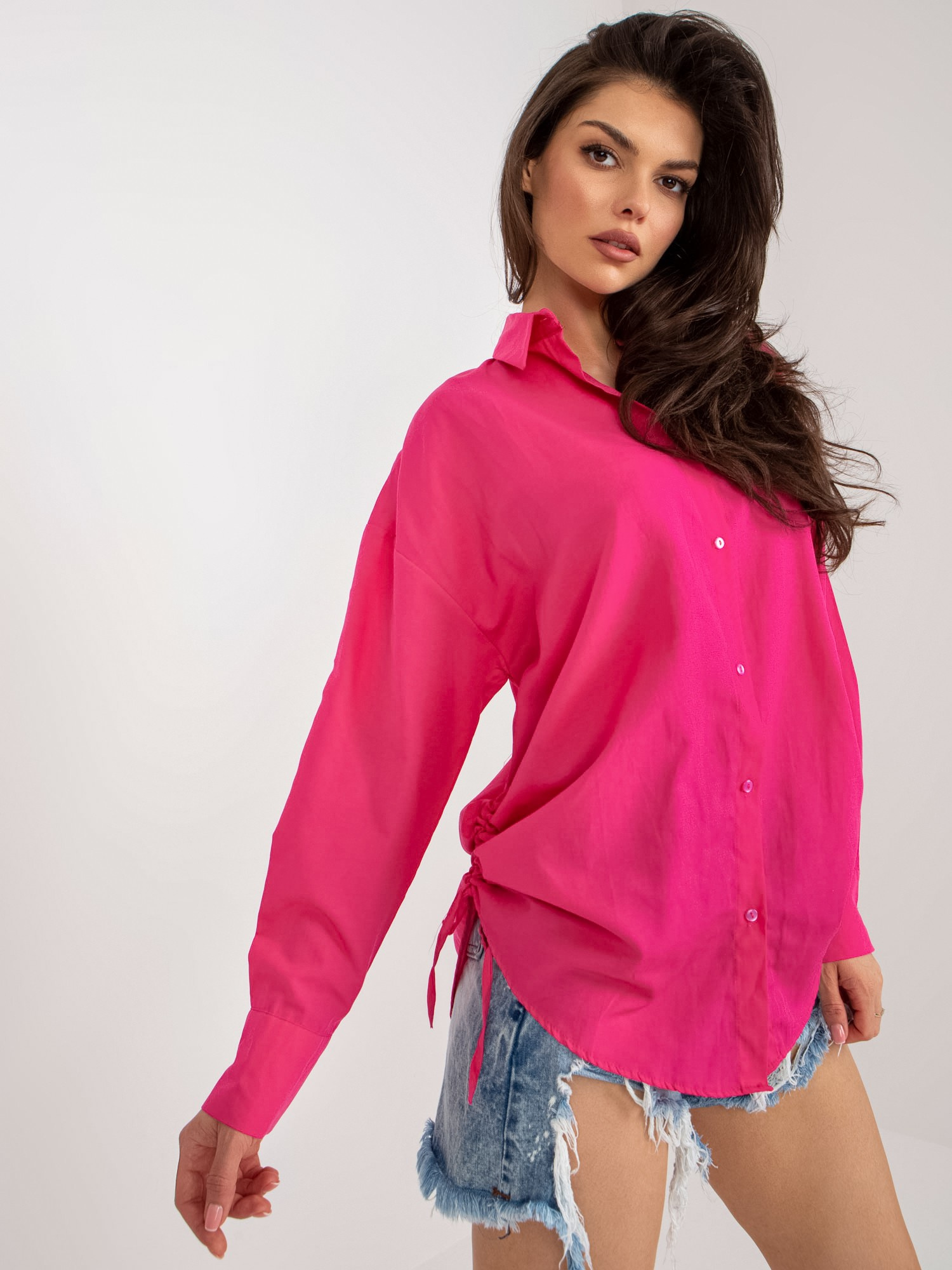 Großhandel Fuchsia Damen Oversize-Hemd mit Kragen.