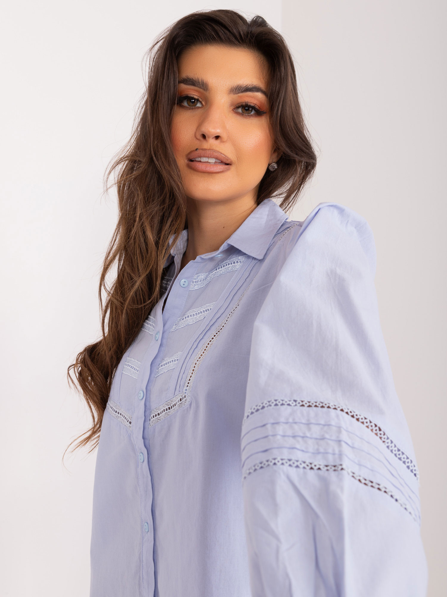 Hurt Light blue cotton shirt with a collar.