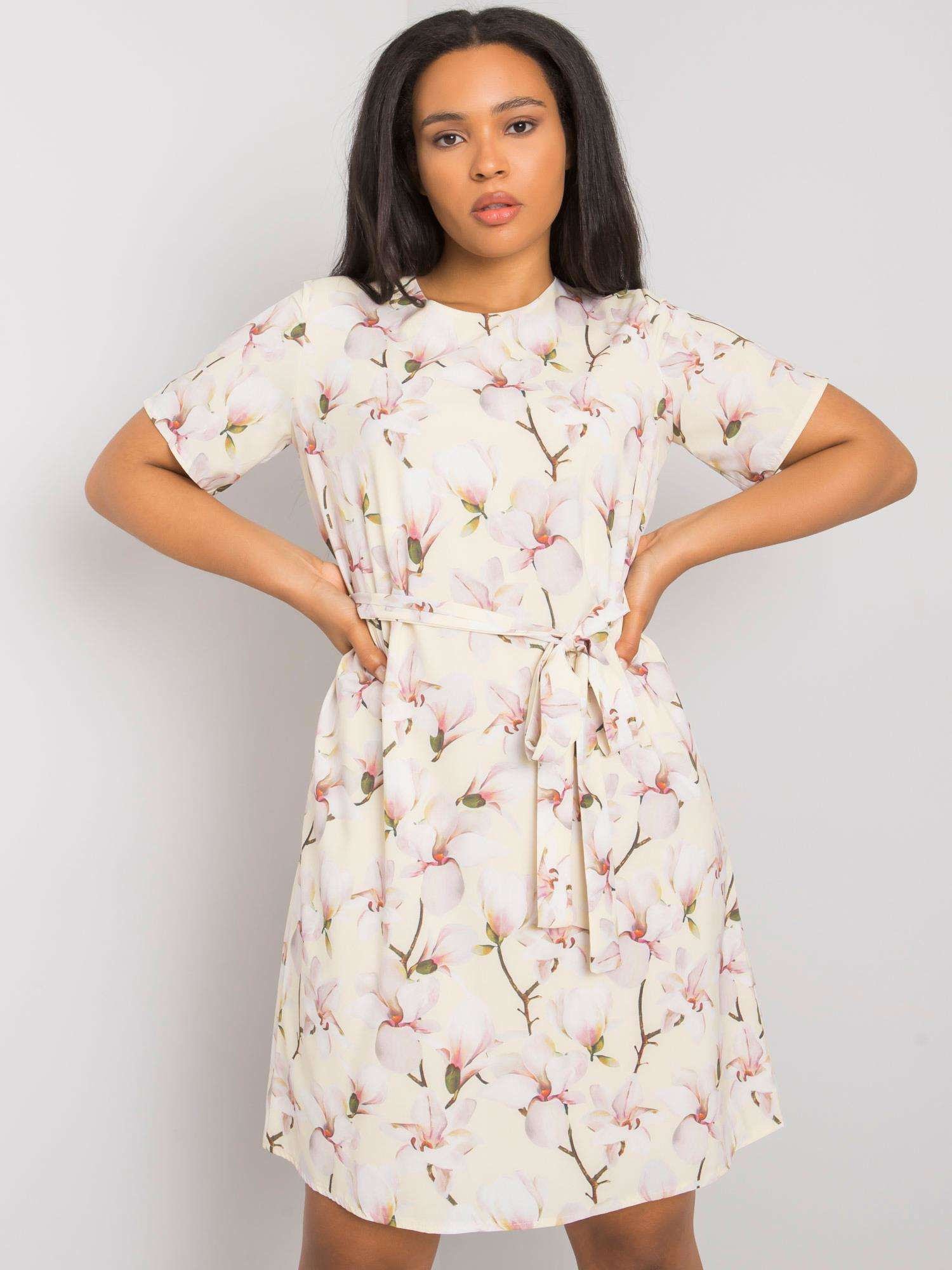 Gelbes gemustertes Plus-Size-Kleid Celene.