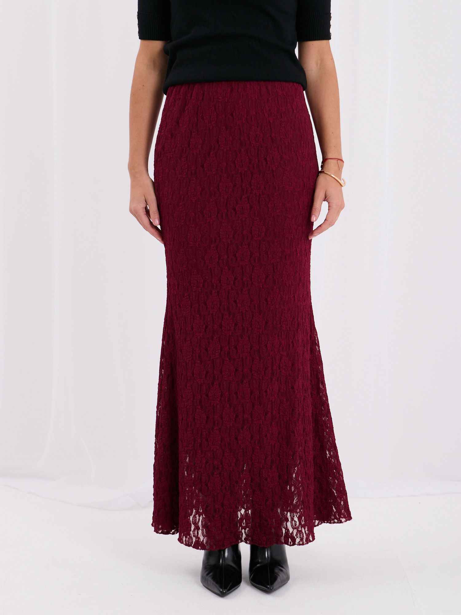Burgundy lace mermaid skirt with lining.